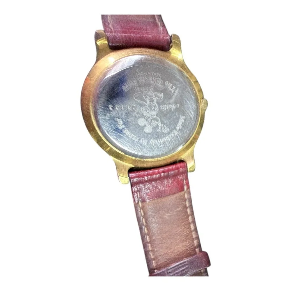 VTG Disney Store Pedre Aladdin Watch Gold Tone Maroon Leather Strap‎ Genie 90s
